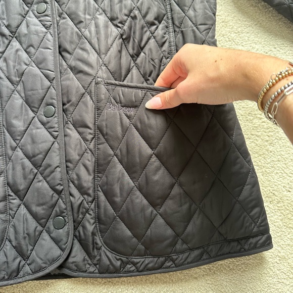 Barbour quilted jacket - Picture 2 of 9